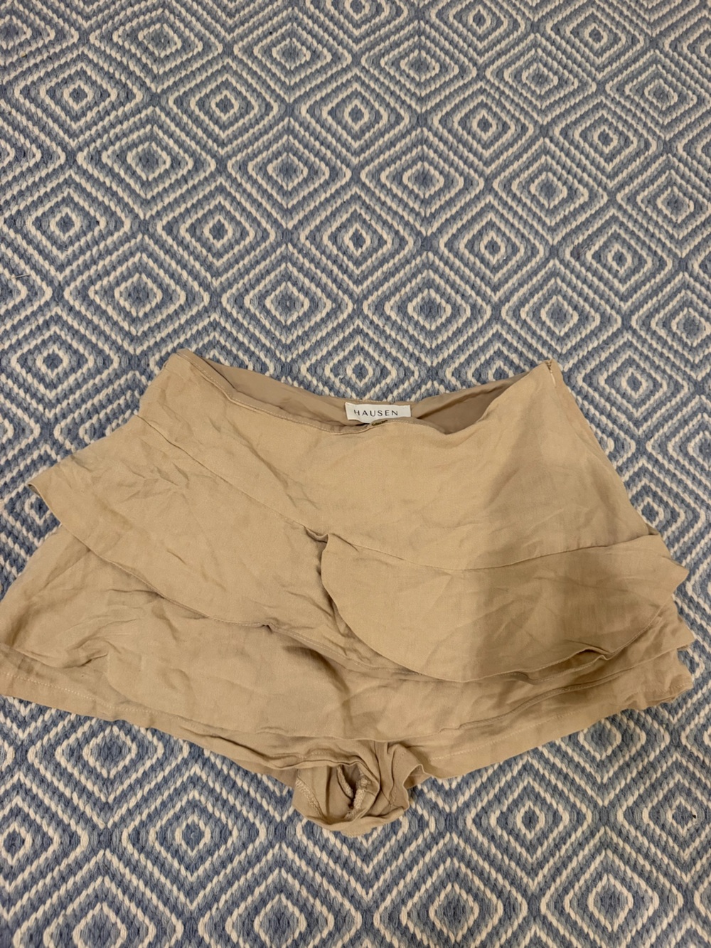 Hausen (Hemline brand) tan ruffle shorts